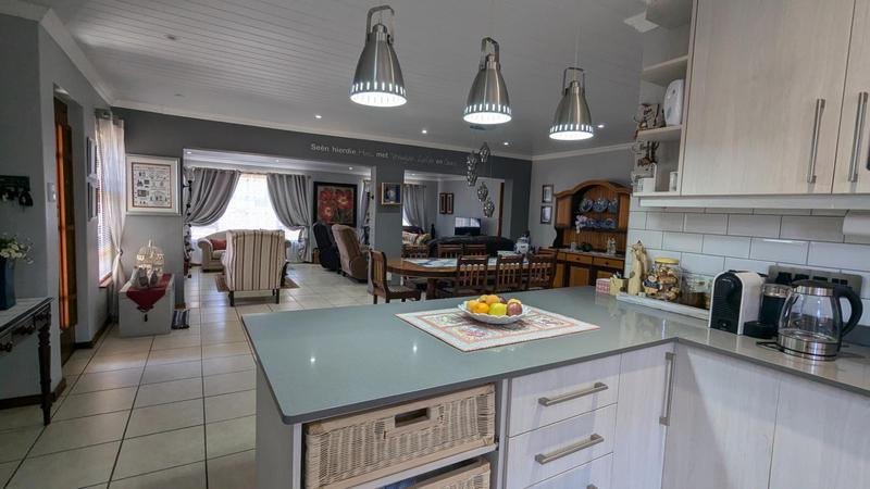 3 Bedroom Property for Sale in Denver Park Western Cape